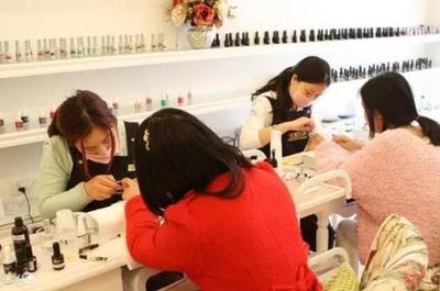 指尖上的藝術(shù)與生意 美甲店投資風(fēng)險(xiǎn)分析